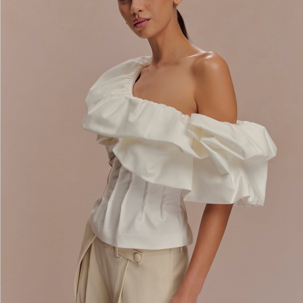 The Debbie  Off-Shoulder Women's Top - Picture 2 of 7